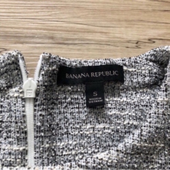 Banana Republic Top and Skirt Set - Picture 2 of 10